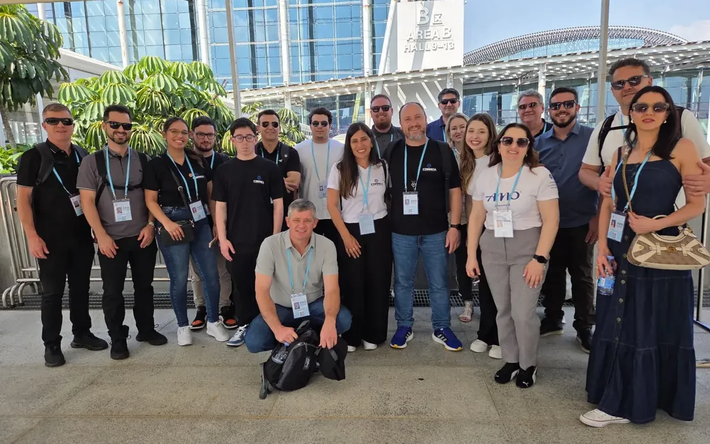 Grupo de empresários da missão AMO Embarque na Canton Fair 2025, em Guangzhou