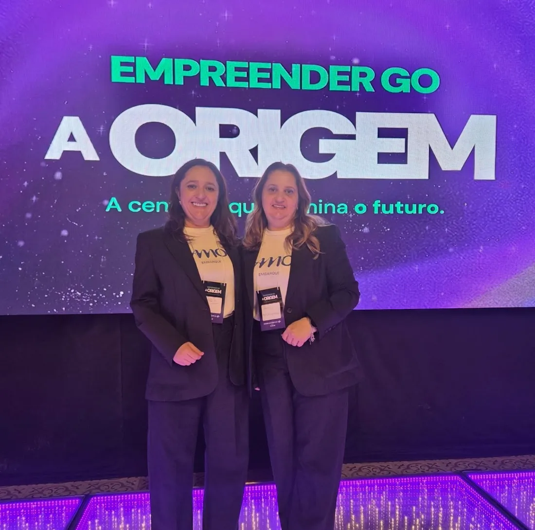 Kadidia e Jamila Umar no palco do evento Empreender GO